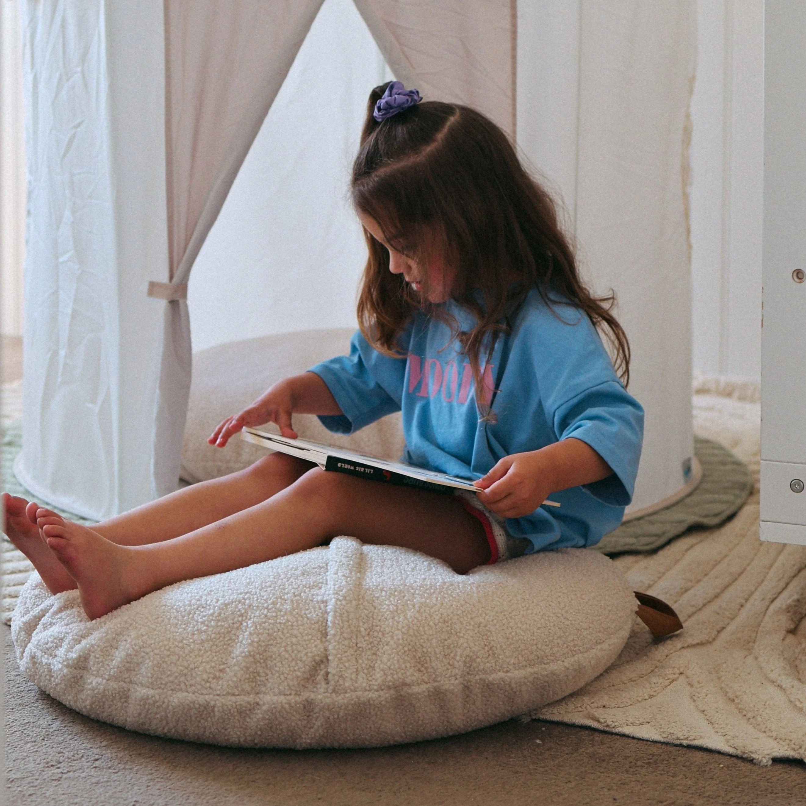 BAYLEY Teddy Boucle Cushion - Image 10