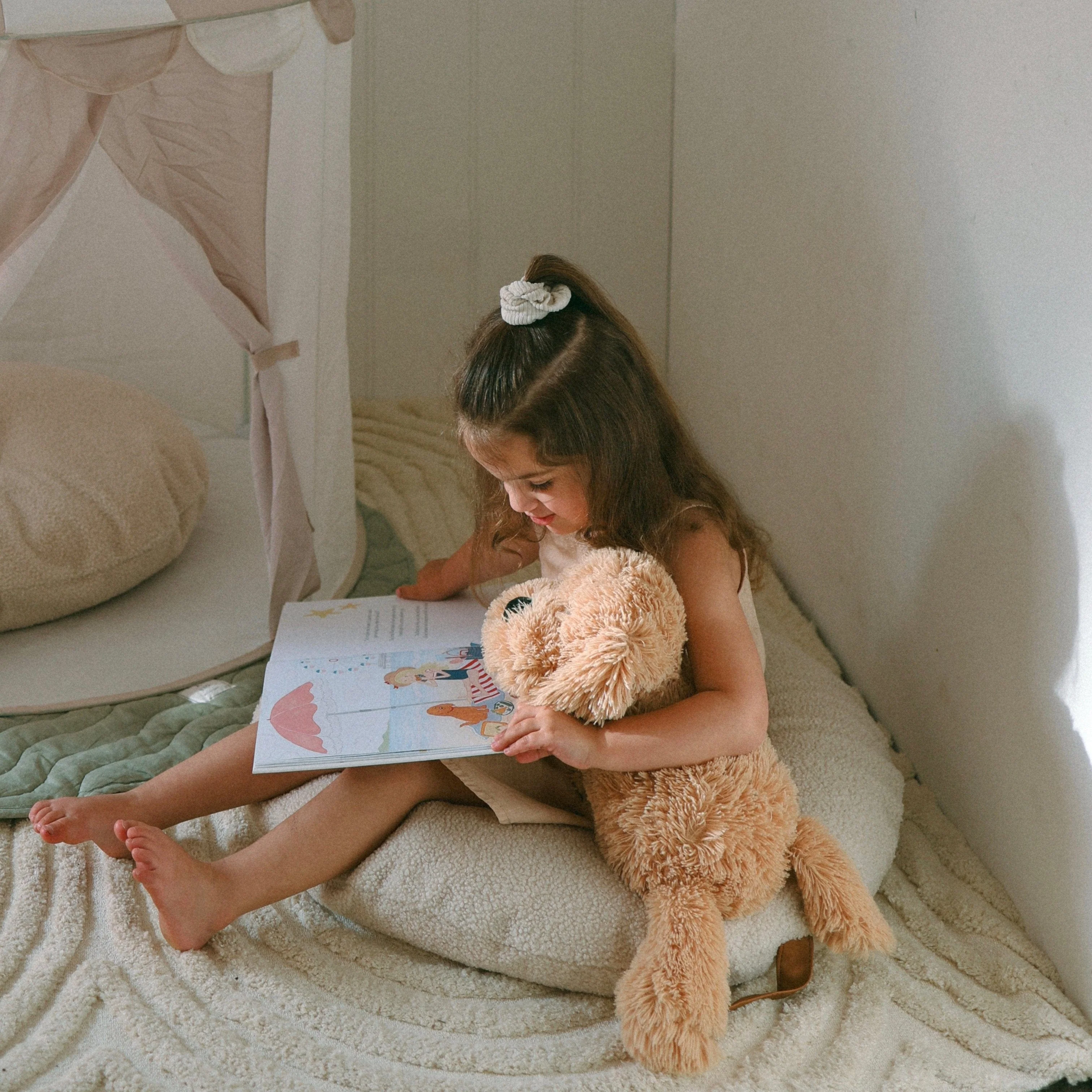 BAYLEY Teddy Boucle Cushion - Image 4