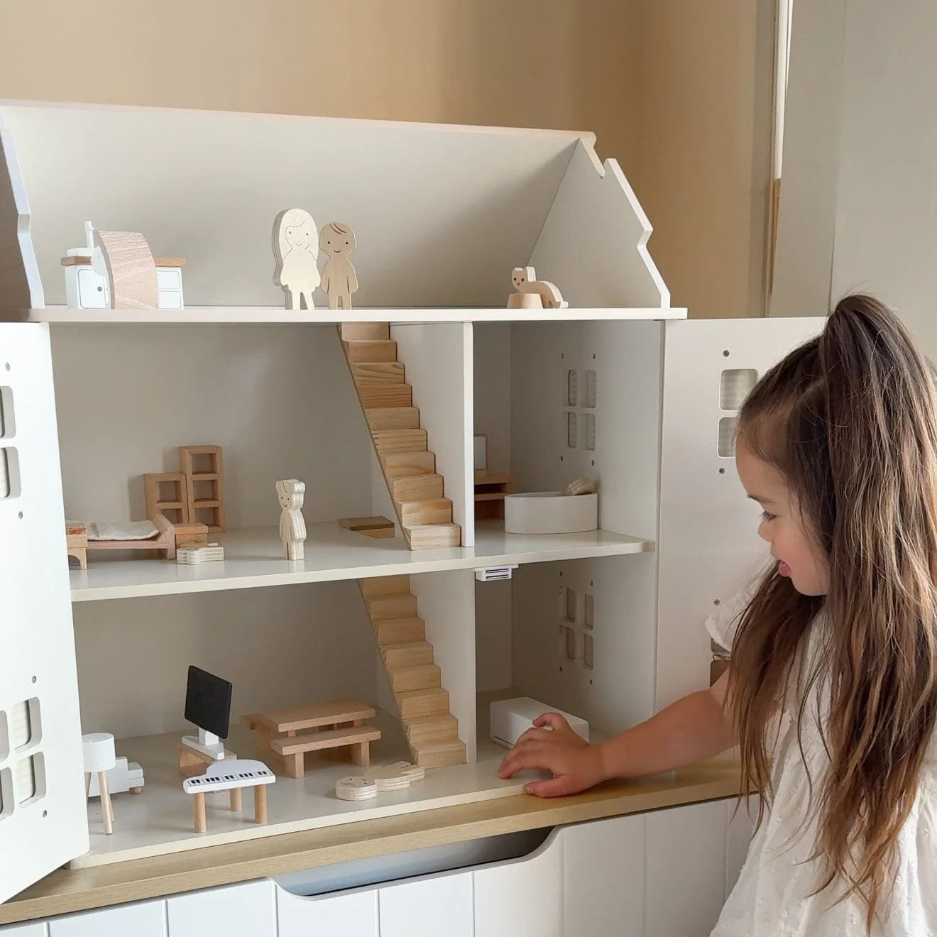 Clara Doll House w/ Family & Furniture Set - Image 9