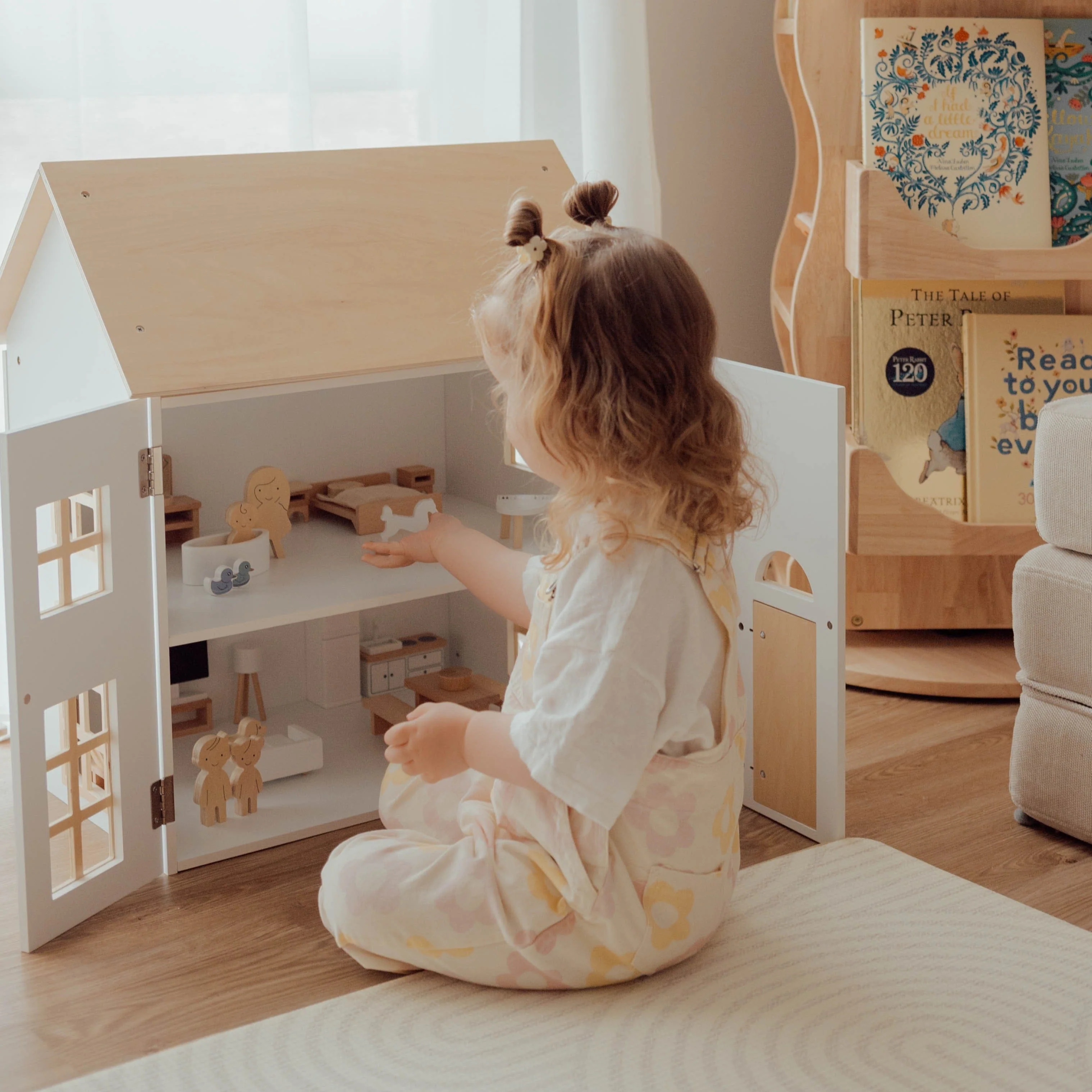 ELSA Doll House with Furniture & Doll Family Set - Image 7