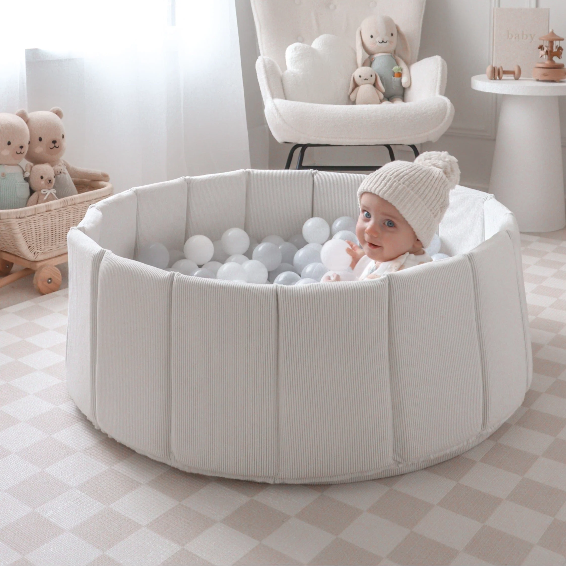 Foldable Corduroy Ball Pit with 200 Balls - Image 5
