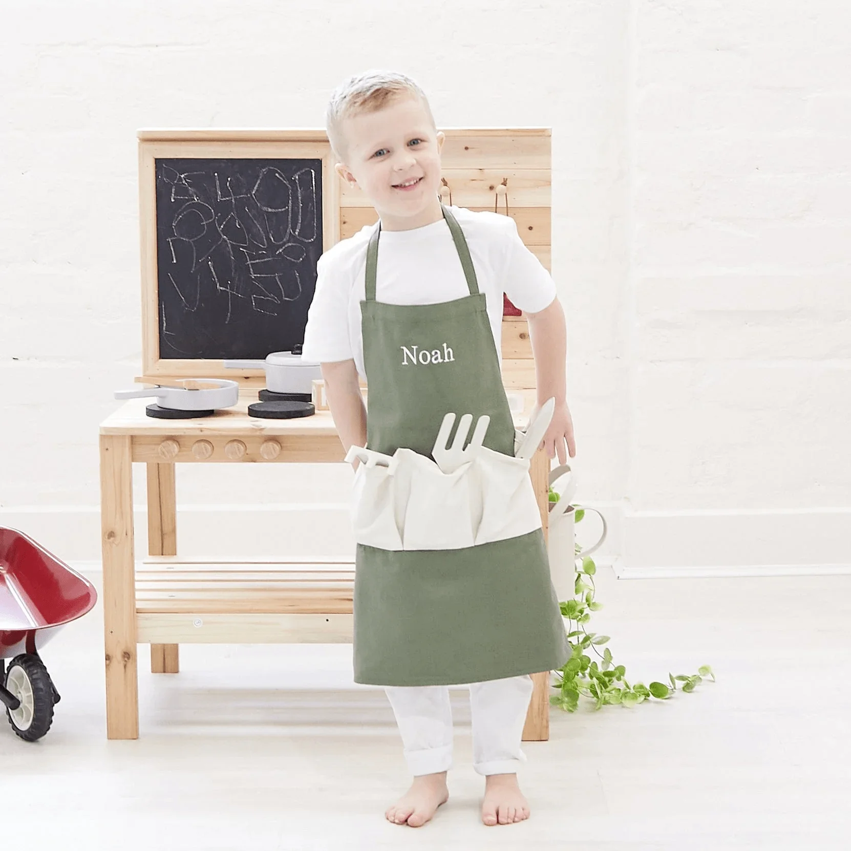 Garden Apron & Glove Set - Image 24