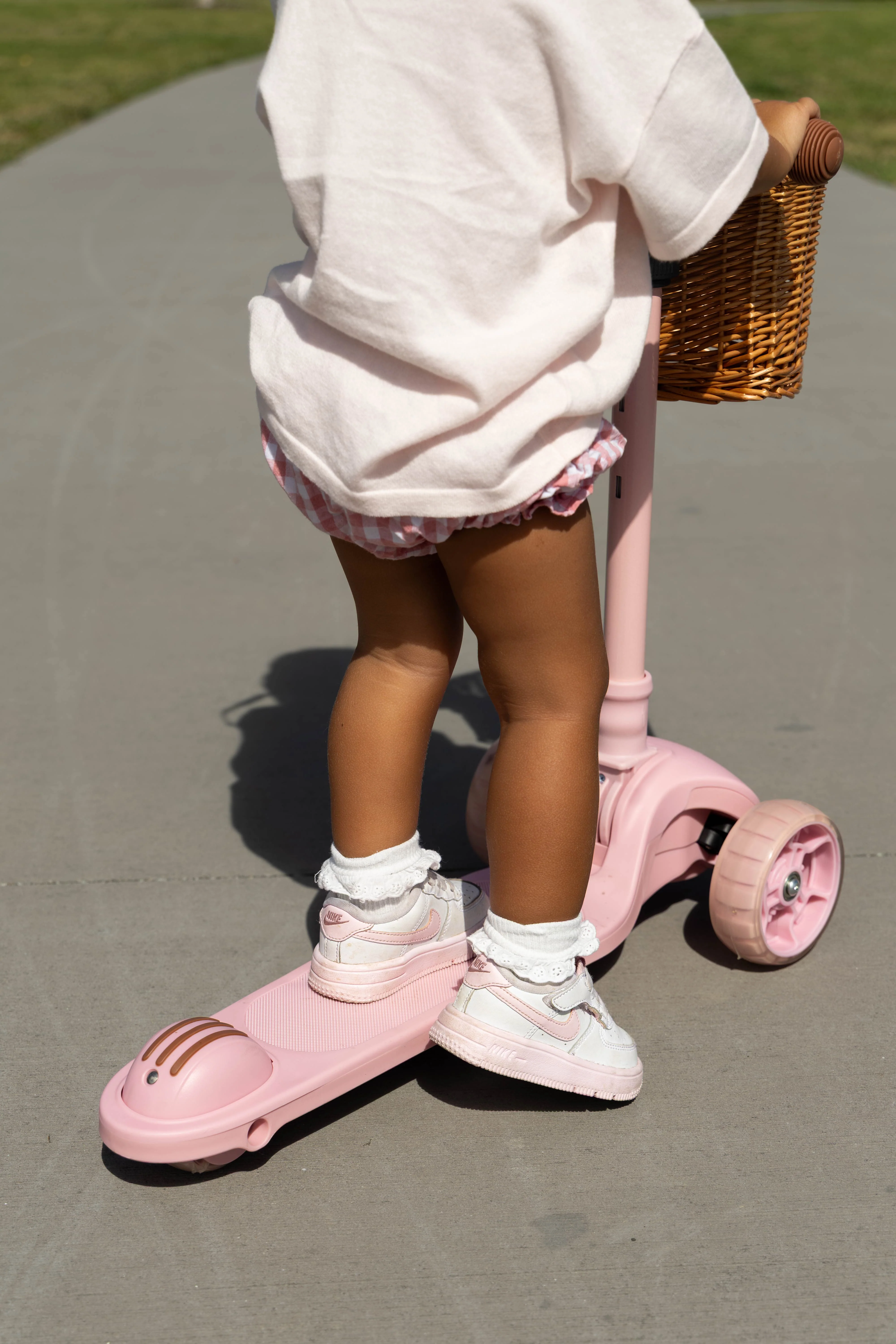 3 Wheel Scooter w/ Wicker Basket - Image 11