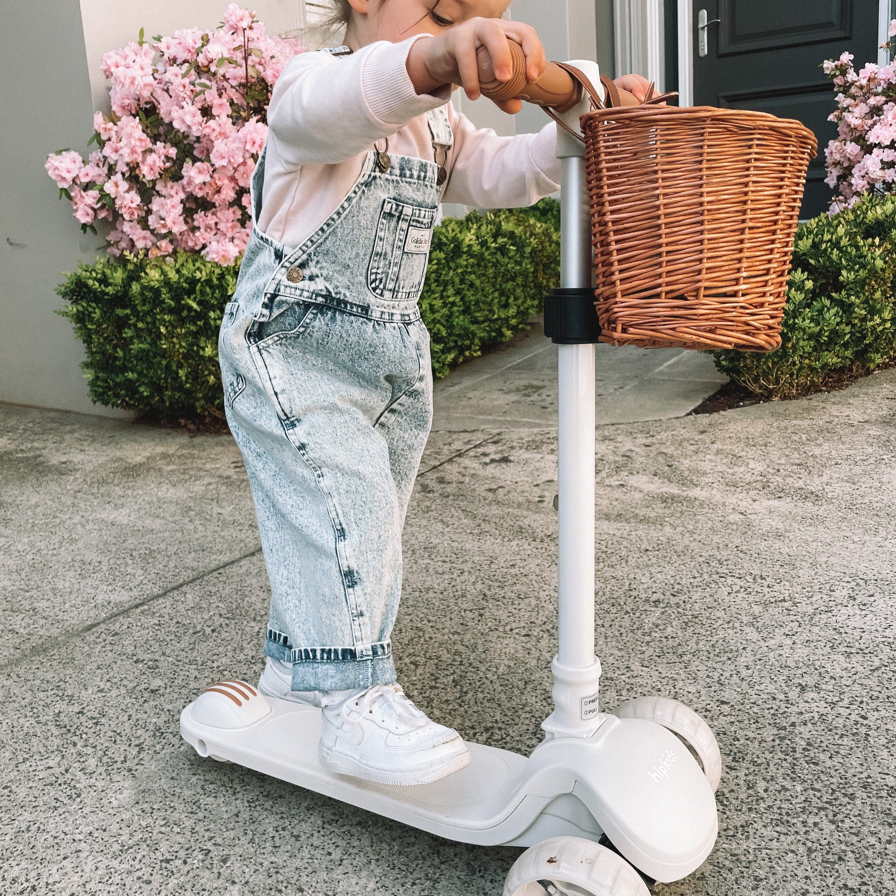 3 Wheel Scooter w/ Wicker Basket - Image 15