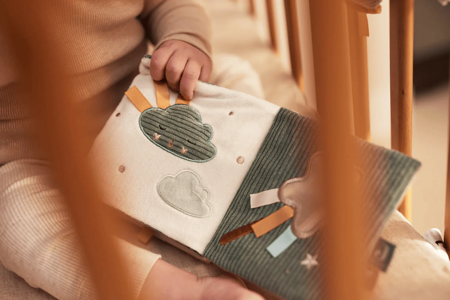 Jollein Soft Activity Book Lovely Birds - Preorder - Image 6