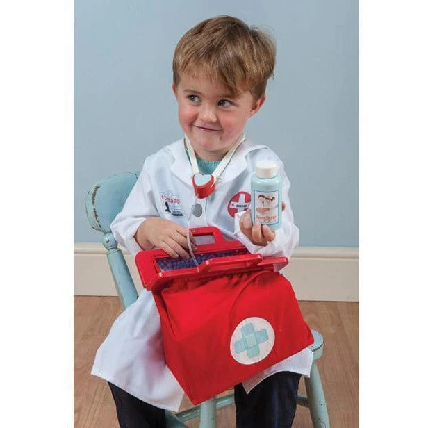 Le Toy Van Doctor's Set - Image 15