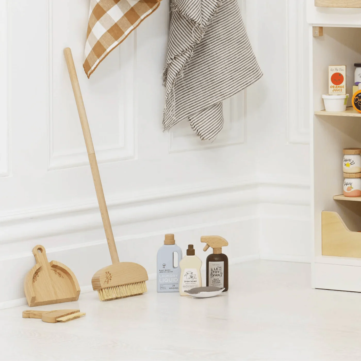 Le Toy Van Eco-friendly Cleaning Set - Image 7