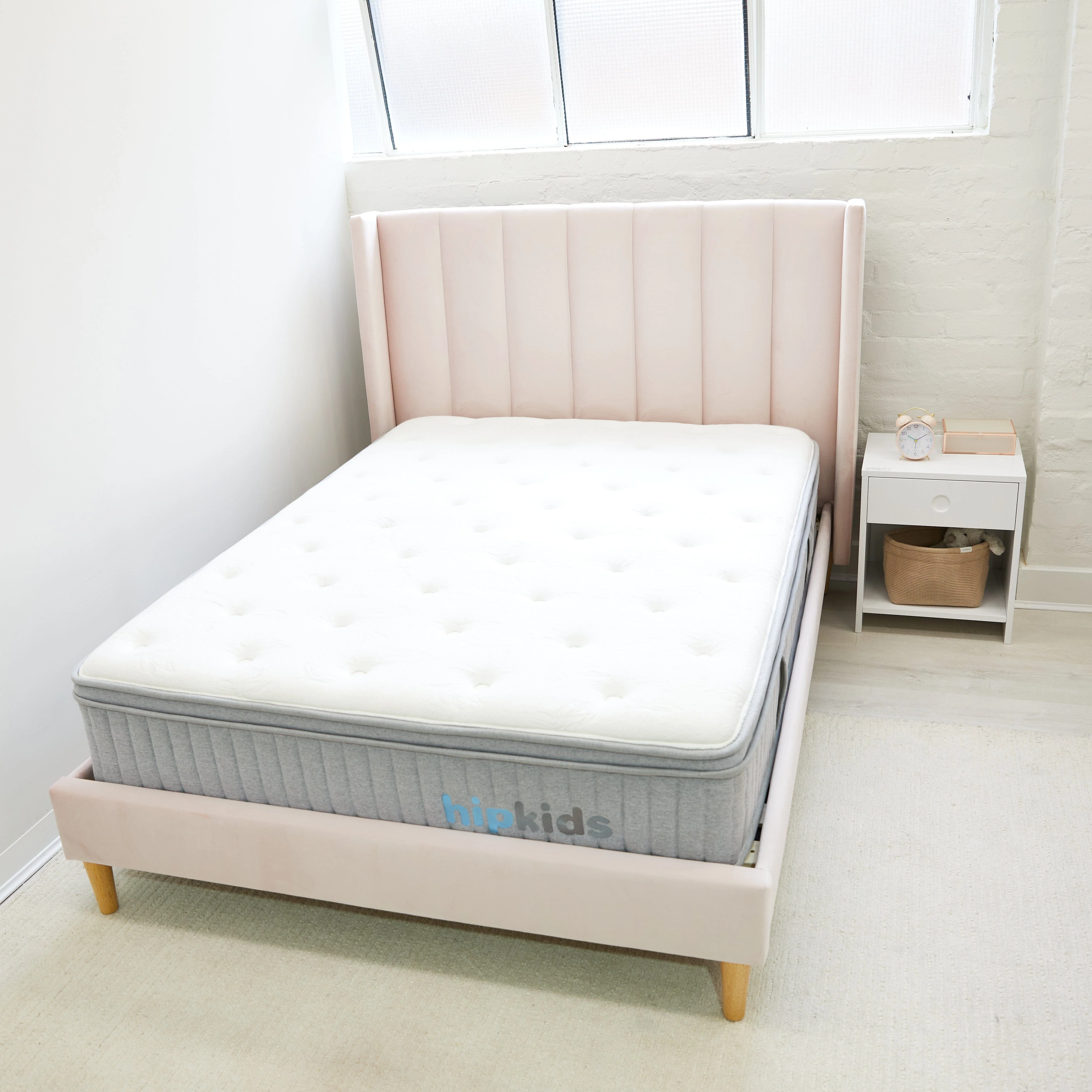 LIBERTY Upholstered Bed Pale Pink Velvet - Image 11