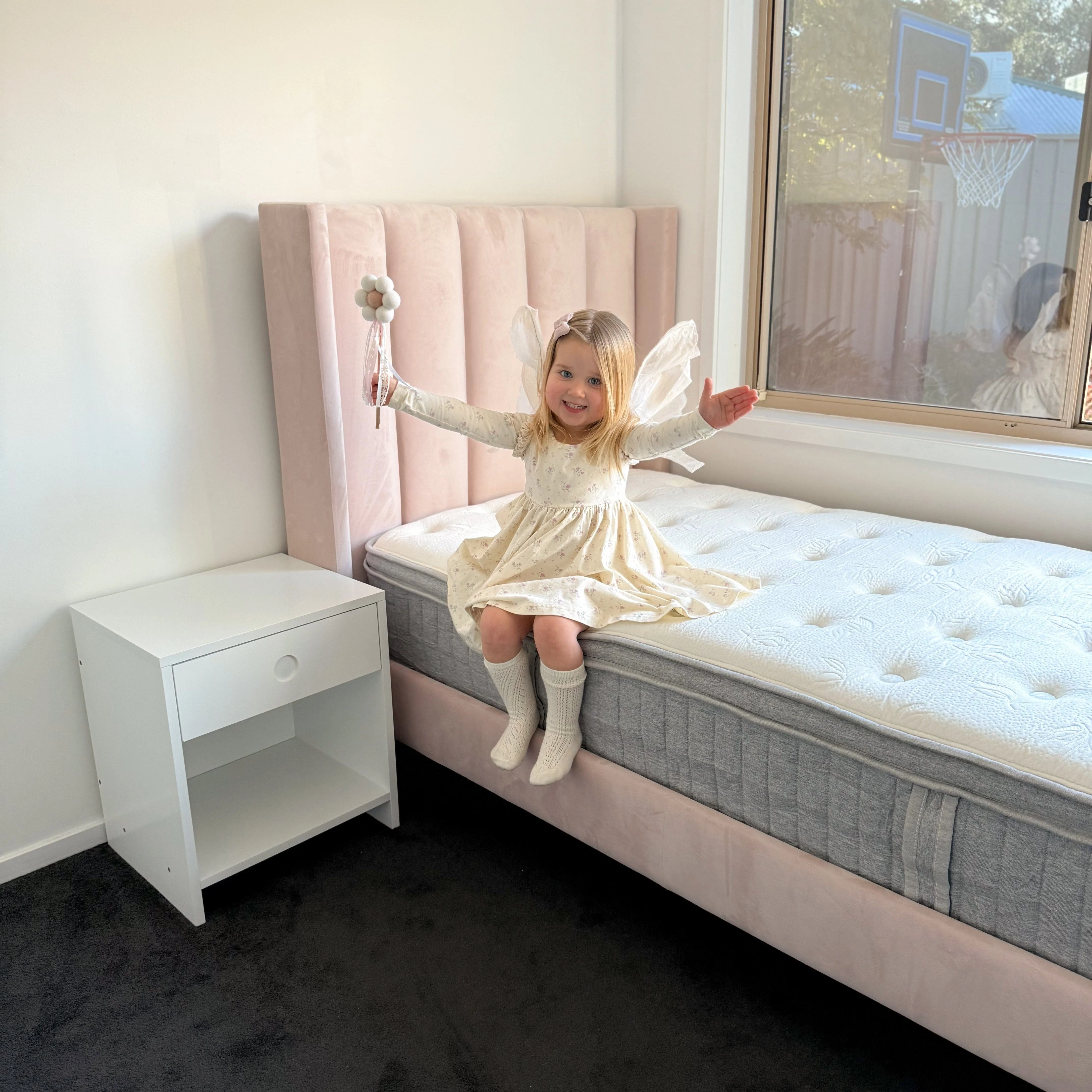 LIBERTY Upholstered Bed Pale Pink Velvet - Image 3