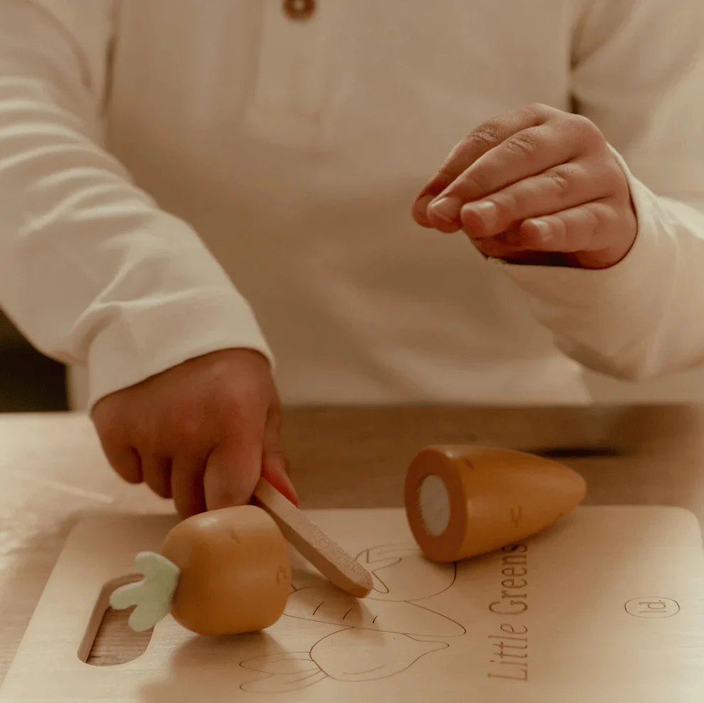 Little Dutch Cutting Vegetables - Image 4