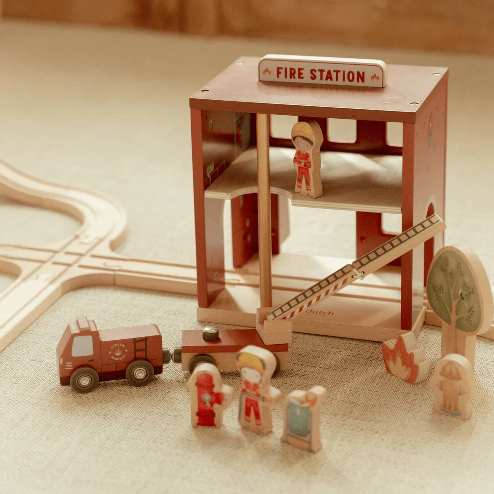 Little Dutch Fire Station - Image 3