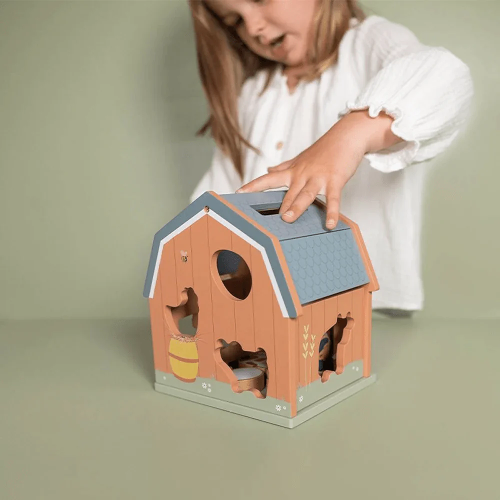 Little Dutch Little Farm Shape Sorter - Image 7
