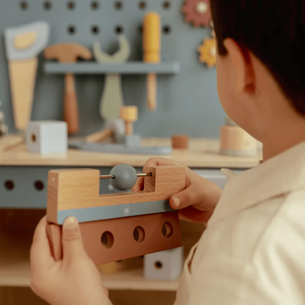 Little Dutch Workbench - Image 4