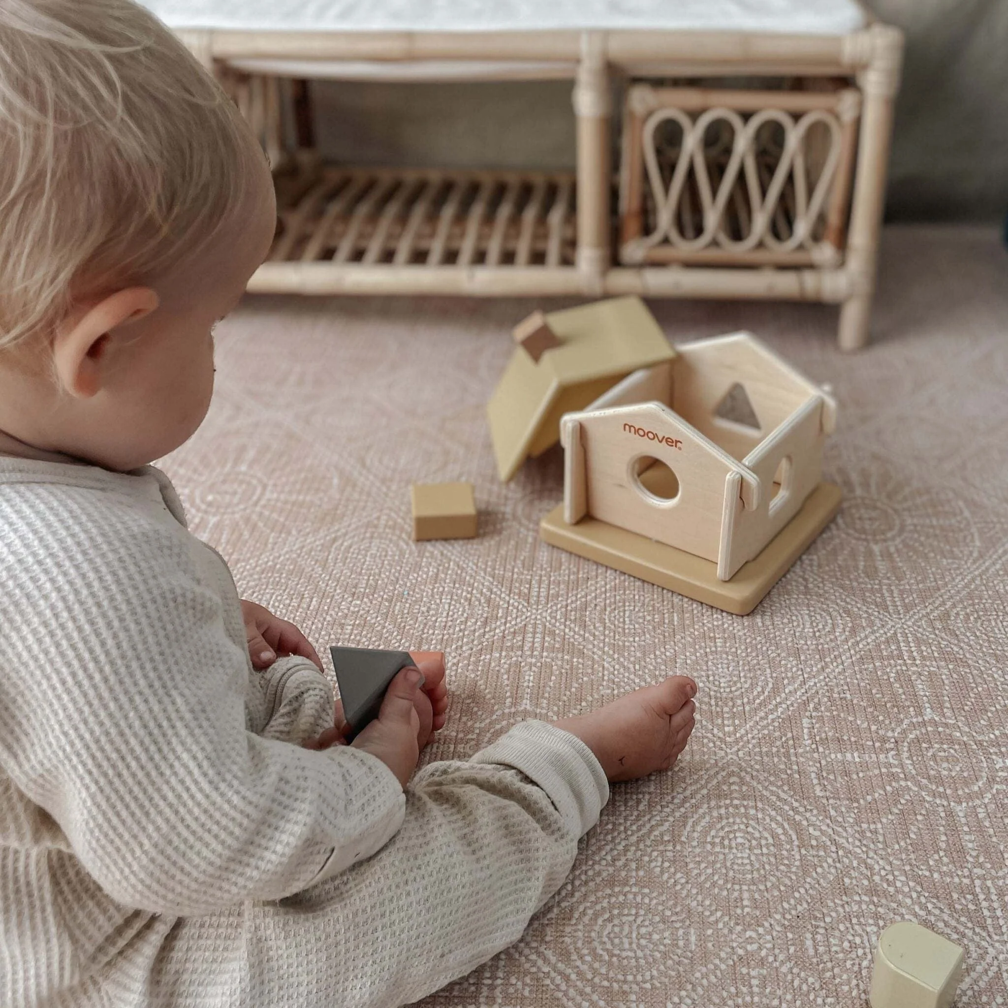 Moover Toys Classic Sorting House - Image 4
