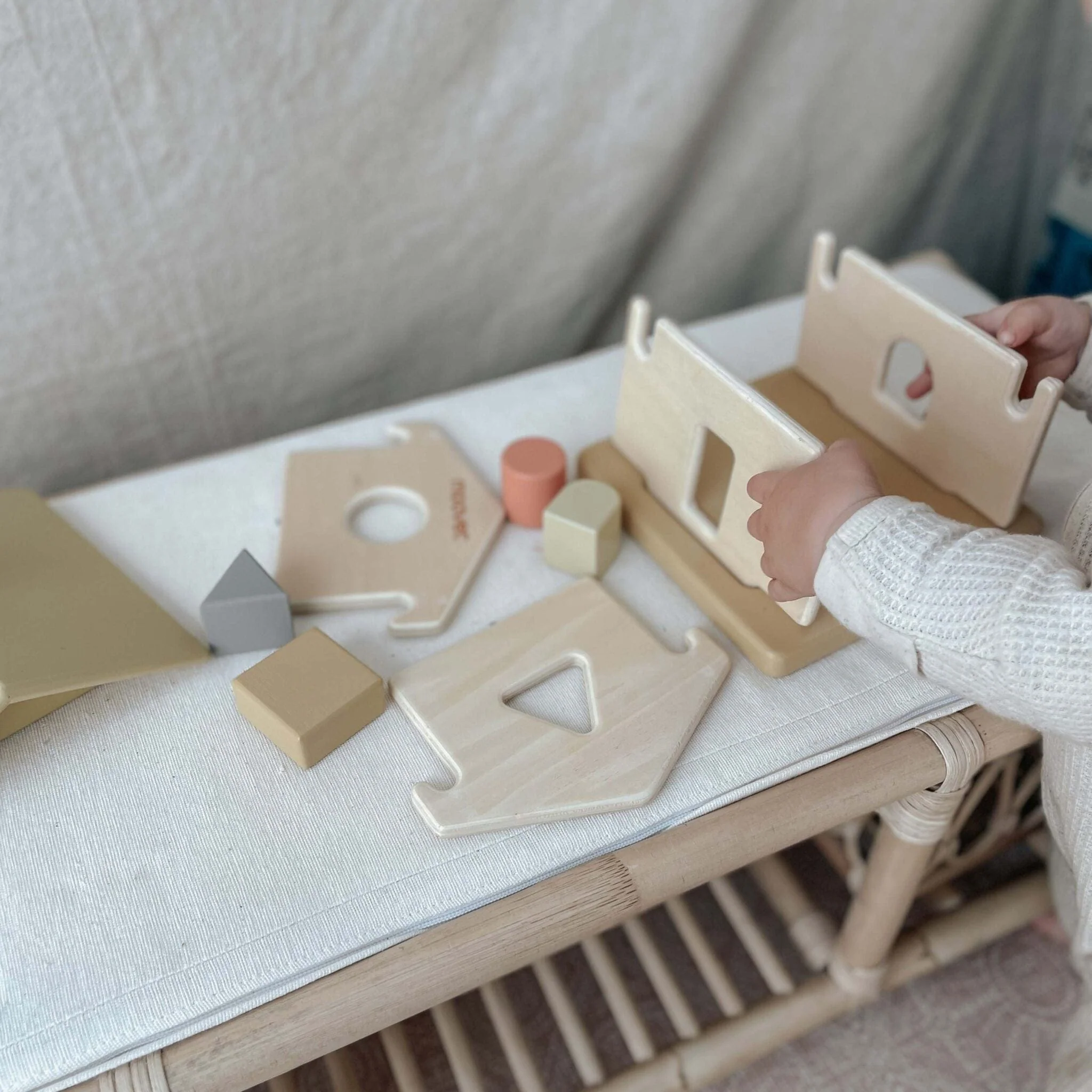 Moover Toys Classic Sorting House - Image 5