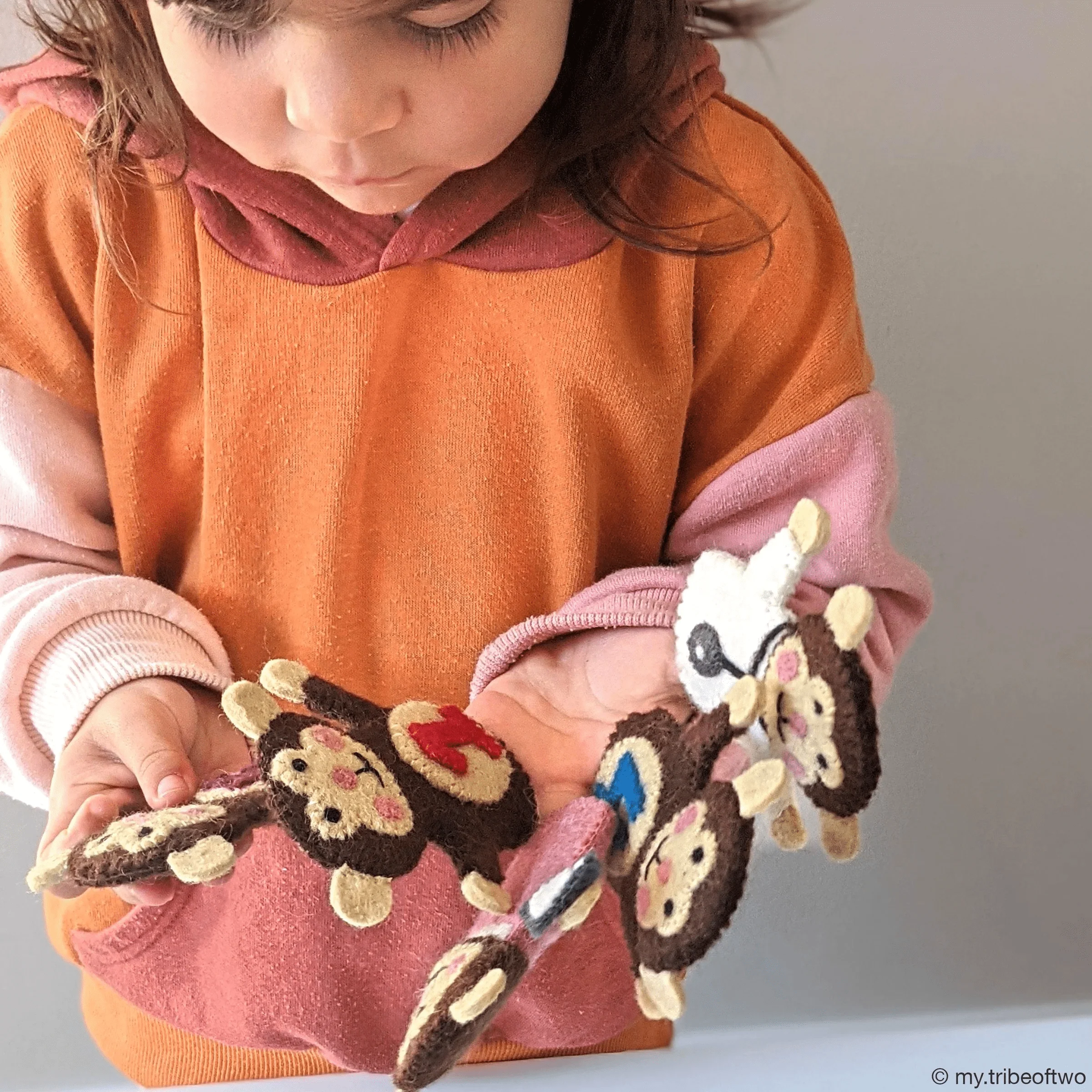 Tara Treasures Five Little Monkeys Finger Puppet Set - Image 2