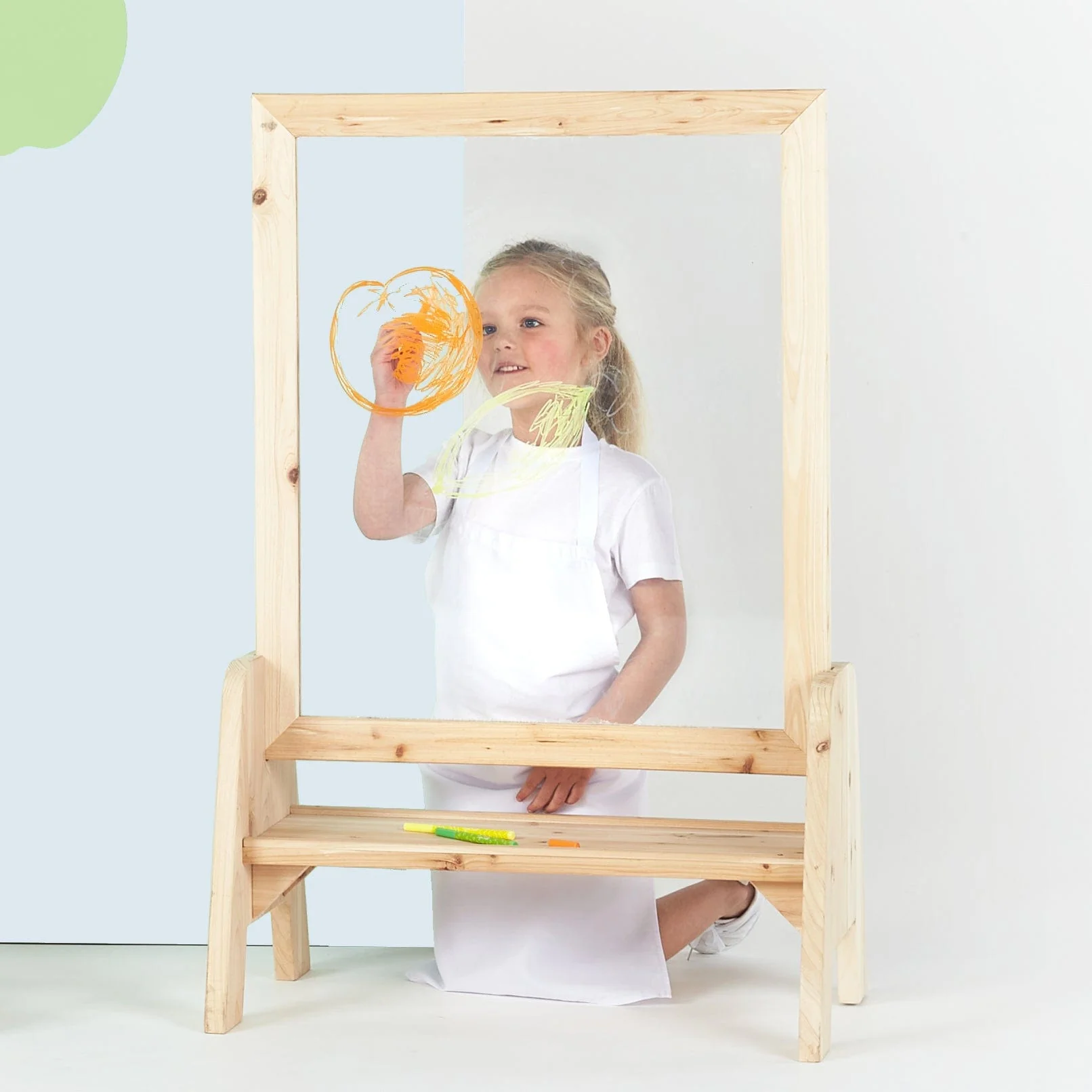 Toddler Perspex Easel - Image 15