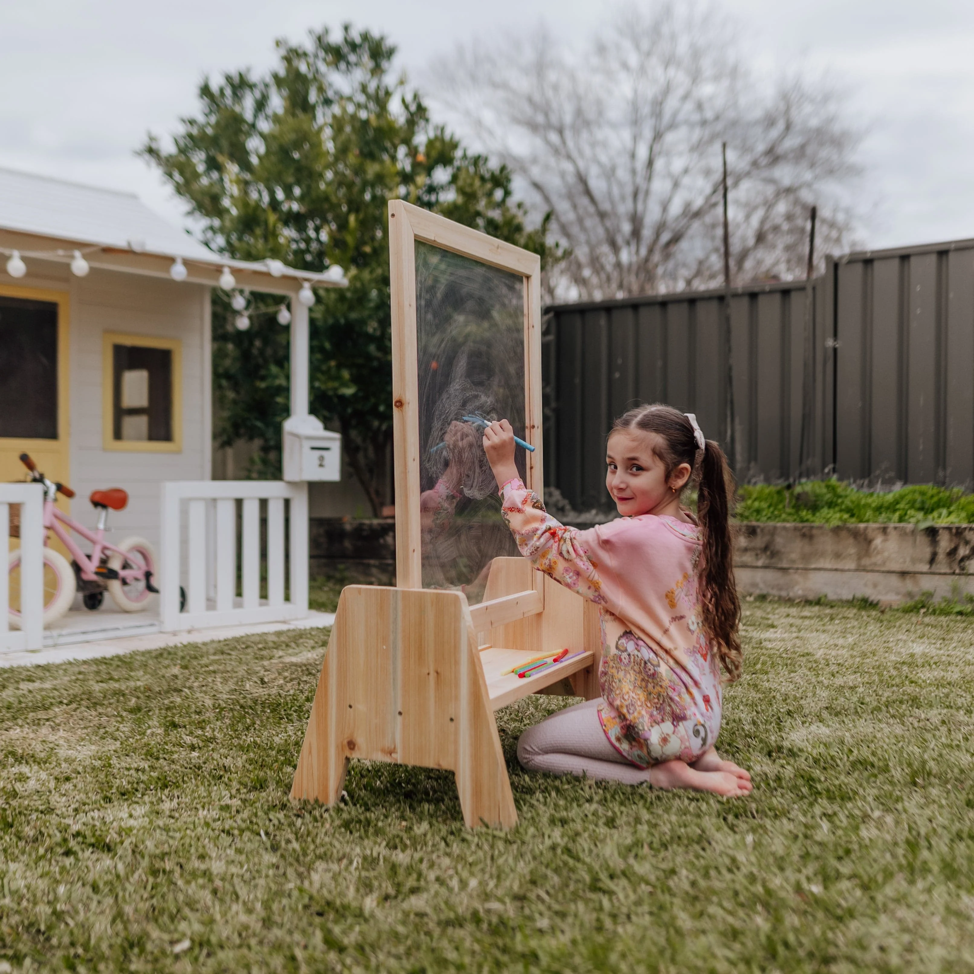 Toddler Perspex Easel - Image 3